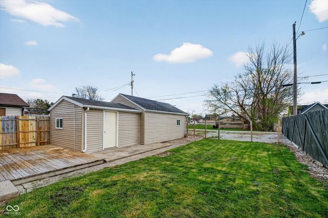 2107 S B Street, Elwood, IN 46036