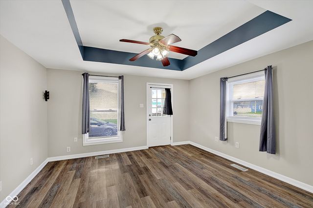 2107 S B Street, Elwood, IN 46036