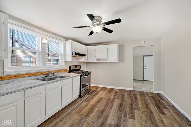 2107 S B Street, Elwood, IN 46036