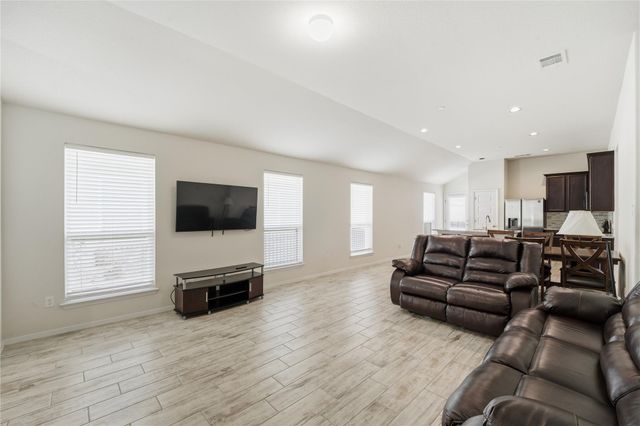 2800 Joe Dimaggio BLVD 107, Round Rock, TX 78665