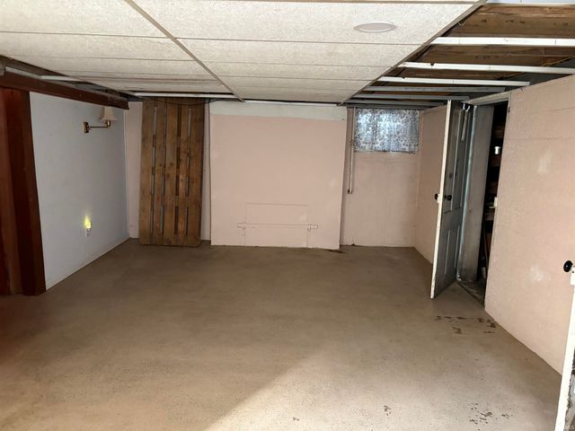 215 S 8th Street, Mitchell, IN 47446