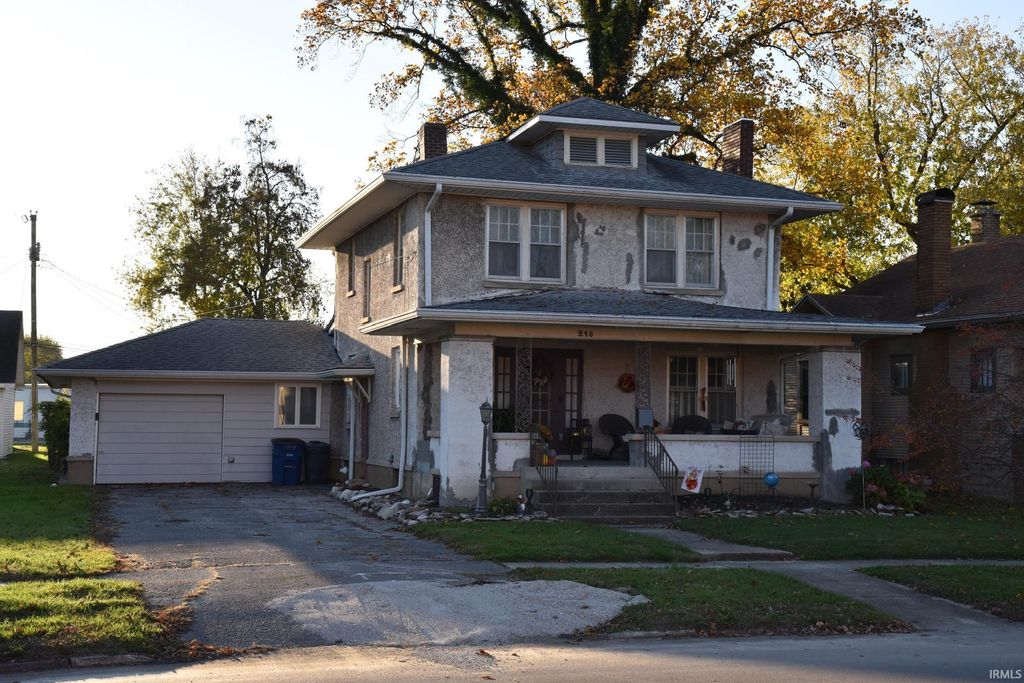 215 S 8th Street, Mitchell, IN 47446