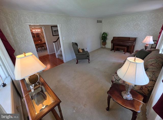 325 CHARLES ST, Southampton, PA 18966