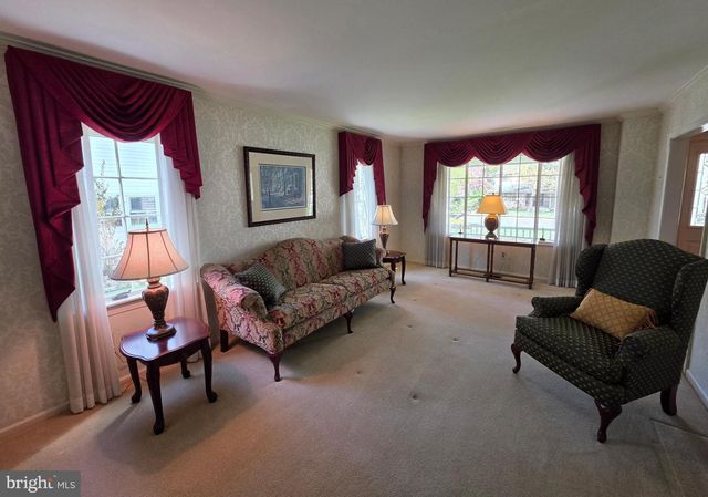 325 CHARLES ST, Southampton, PA 18966