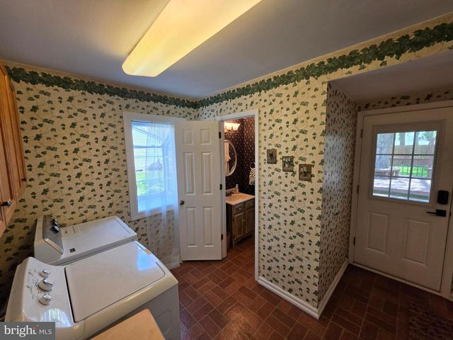 325 CHARLES ST, Southampton, PA 18966