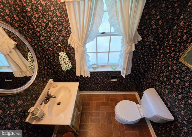 325 CHARLES ST, Southampton, PA 18966