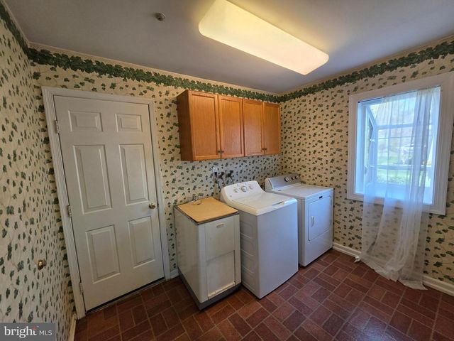 325 CHARLES ST, Southampton, PA 18966