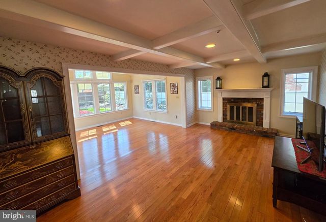 325 CHARLES ST, Southampton, PA 18966