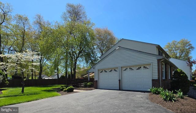 325 CHARLES ST, Southampton, PA 18966