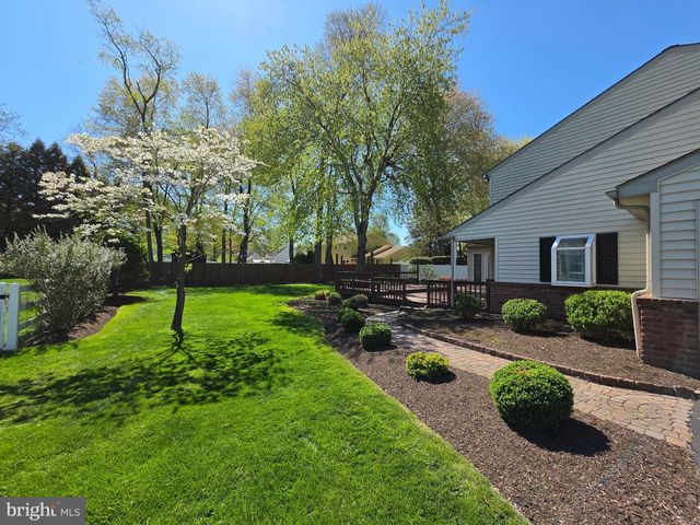 325 CHARLES ST, Southampton, PA 18966