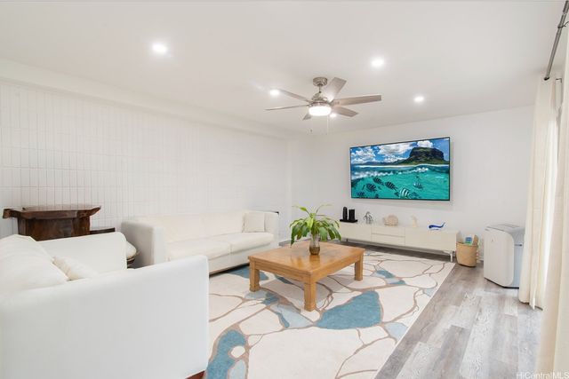 411 Opihikao Place 251, Honolulu, HI 96825