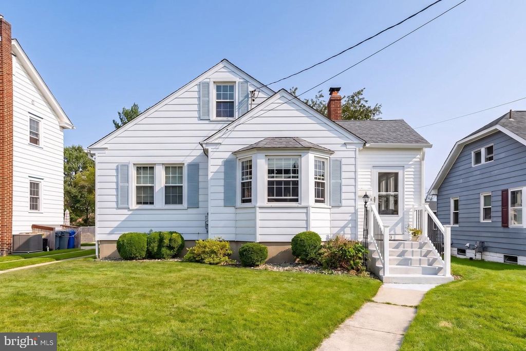 132 CENTER ST, Gibbstown, NJ 08027 — exterior