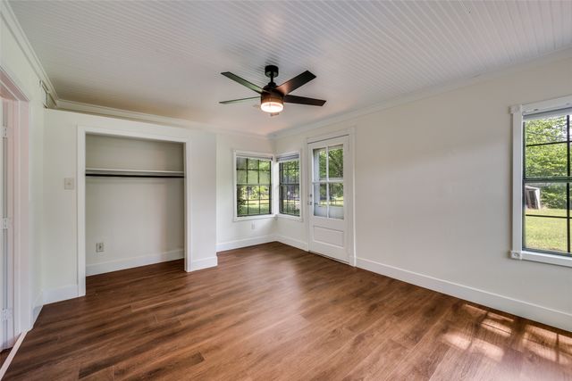 544 NW King Street, Burleson, TX 76028