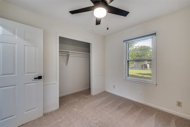 544 NW King Street, Burleson, TX 76028