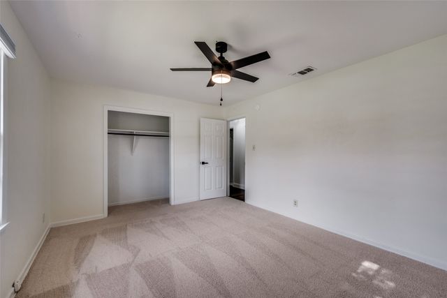 544 NW King Street, Burleson, TX 76028