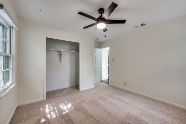 544 NW King Street, Burleson, TX 76028