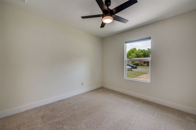 544 NW King Street, Burleson, TX 76028