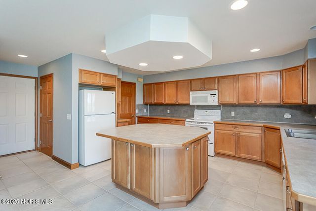 5954 Secluded Court, Sylvania, OH 43560