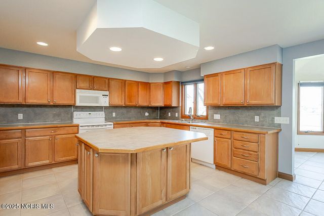 5954 Secluded Court, Sylvania, OH 43560