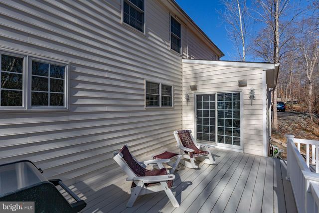 1001 FEATHERSTON CT, Fredericksburg, VA 22401