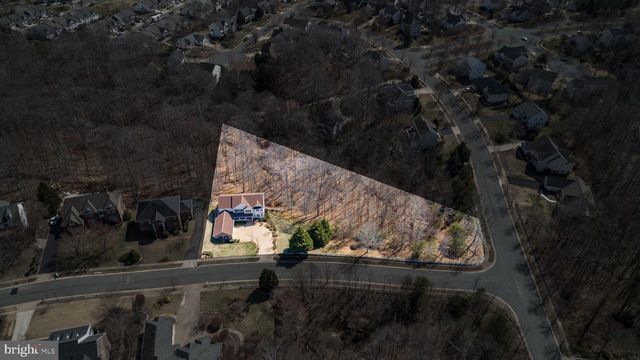 1001 FEATHERSTON CT, Fredericksburg, VA 22401