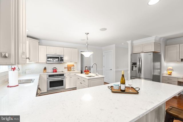 1001 FEATHERSTON CT, Fredericksburg, VA 22401