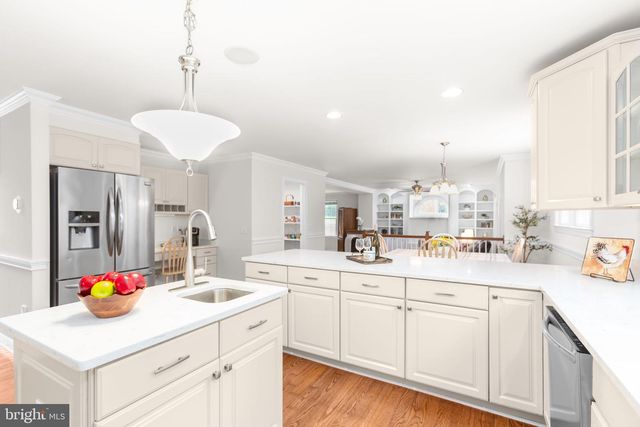 1001 FEATHERSTON CT, Fredericksburg, VA 22401