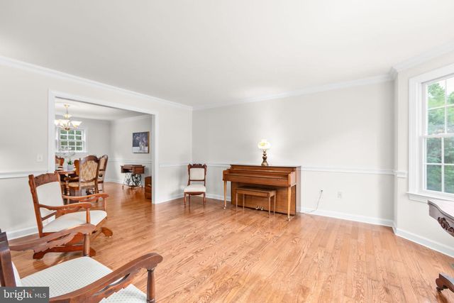 1001 FEATHERSTON CT, Fredericksburg, VA 22401