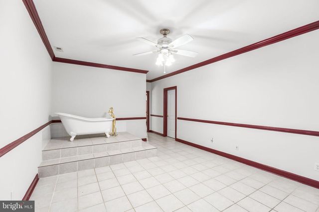 1001 FEATHERSTON CT, Fredericksburg, VA 22401