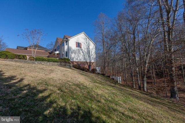 1001 FEATHERSTON CT, Fredericksburg, VA 22401
