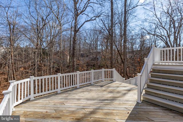 1001 FEATHERSTON CT, Fredericksburg, VA 22401