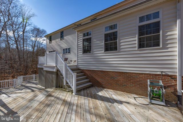 1001 FEATHERSTON CT, Fredericksburg, VA 22401