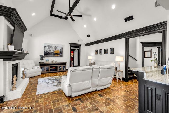 315 Goose Pointe Boulevard, Biloxi, MS 39531