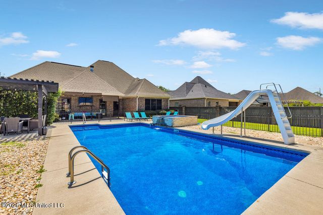 315 Goose Pointe Boulevard, Biloxi, MS 39531