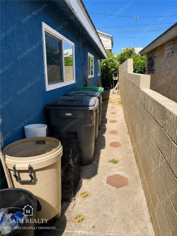 22113-22115 Seine Avenue, Hawaiian Gardens, CA 90716
