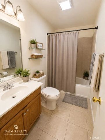 22113-22115 Seine Avenue, Hawaiian Gardens, CA 90716