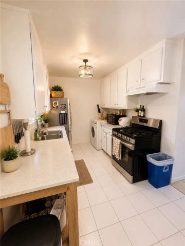 22113-22115 Seine Avenue, Hawaiian Gardens, CA 90716