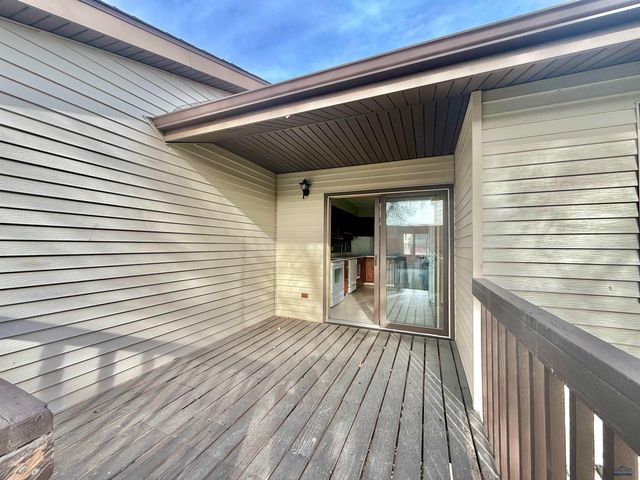 1425 LOOKOUT VALLEY CT, Spearfish, SD 57783