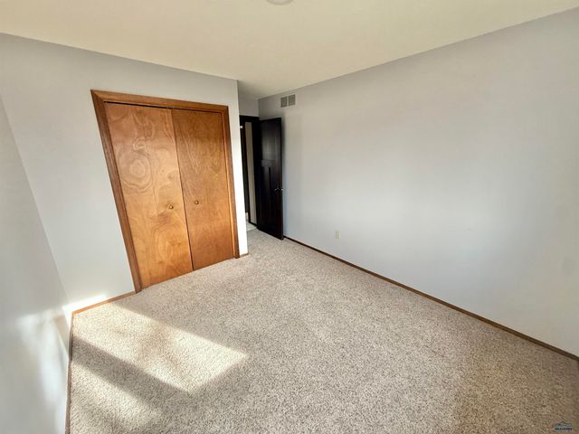 1425 LOOKOUT VALLEY CT, Spearfish, SD 57783