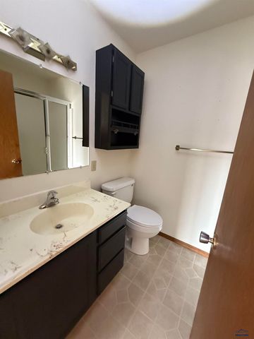 1425 LOOKOUT VALLEY CT, Spearfish, SD 57783