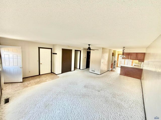 1425 LOOKOUT VALLEY CT, Spearfish, SD 57783