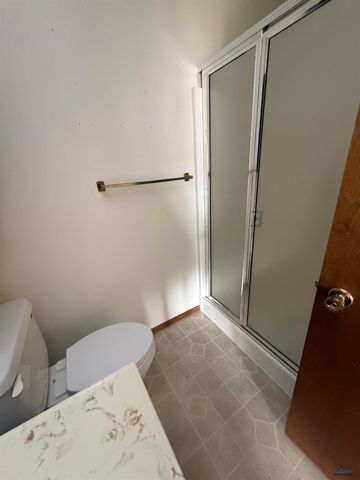 1425 LOOKOUT VALLEY CT, Spearfish, SD 57783