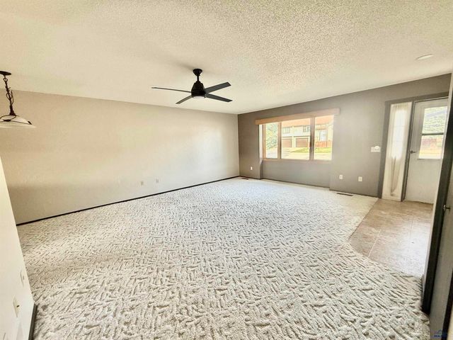 1425 LOOKOUT VALLEY CT, Spearfish, SD 57783