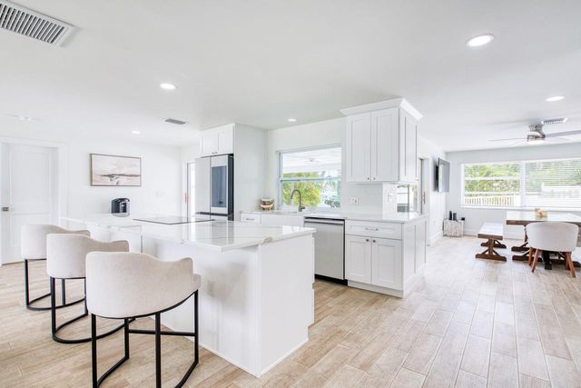 12125 6TH STREET E, Treasure Island, FL 33706