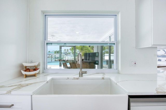 12125 6TH STREET E, Treasure Island, FL 33706