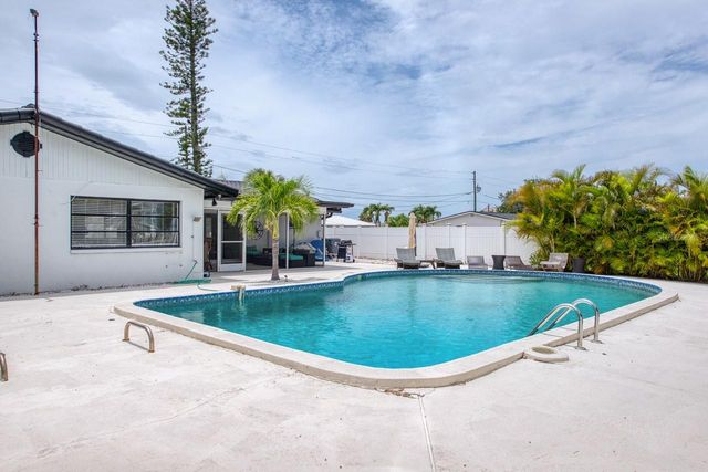 12125 6TH STREET E, Treasure Island, FL 33706