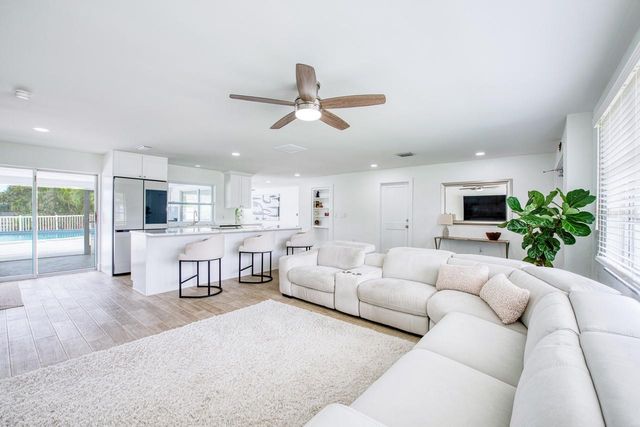 12125 6TH STREET E, Treasure Island, FL 33706