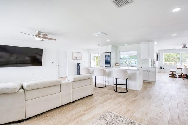 12125 6TH STREET E, Treasure Island, FL 33706