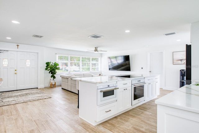 12125 6TH STREET E, Treasure Island, FL 33706