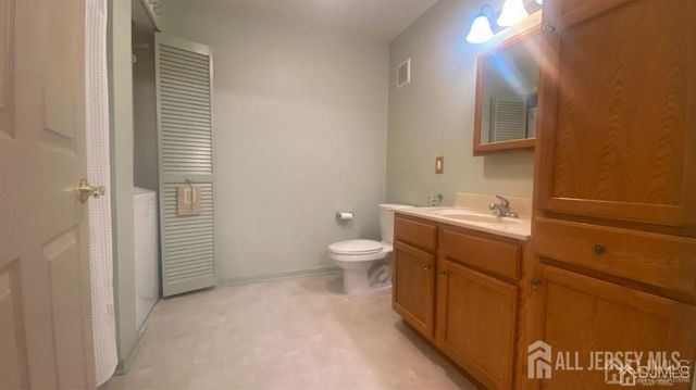 163 Liddle Avenue, Edison, NJ 08837